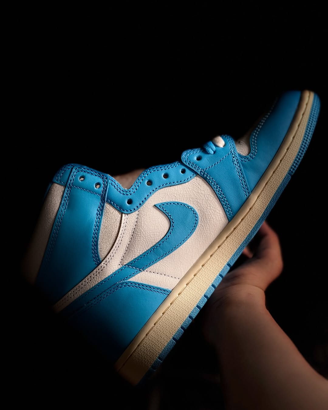 【2025年 5/10 発売】NIKE AIR JORDAN 1 HIGH OG “UNC Reimagined” (ナイキ エア ジョーダン 1 ハイ OG “ユーエヌシー リイマジンド”) [DZ5485-402]