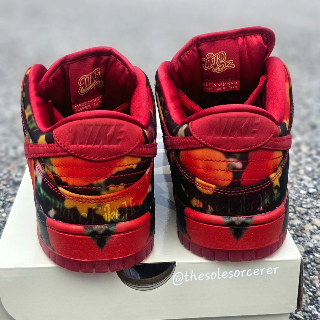 【2024年 12/19 & 12/23 発売】オズの魔法使い × NIKE SB DUNK LOW PRO QS (THE WIZARD OF OZ ナイキ ダンク ロー プロ) [FZ1291-600]