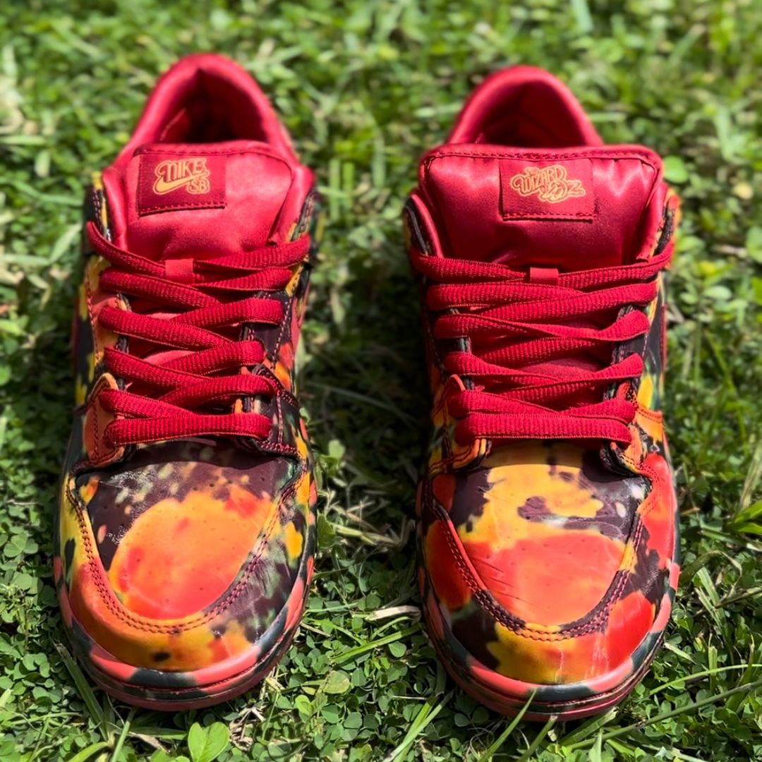 【2024年 12/19 & 12/23 発売】オズの魔法使い × NIKE SB DUNK LOW PRO QS (THE WIZARD OF OZ ナイキ ダンク ロー プロ) [FZ1291-600]
