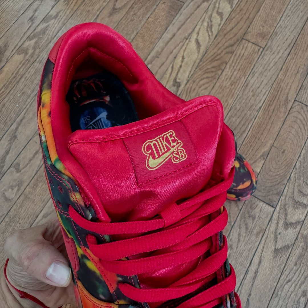 【2024年 12/19 & 12/23 発売】オズの魔法使い × NIKE SB DUNK LOW PRO QS (THE WIZARD OF OZ ナイキ ダンク ロー プロ) [FZ1291-600]