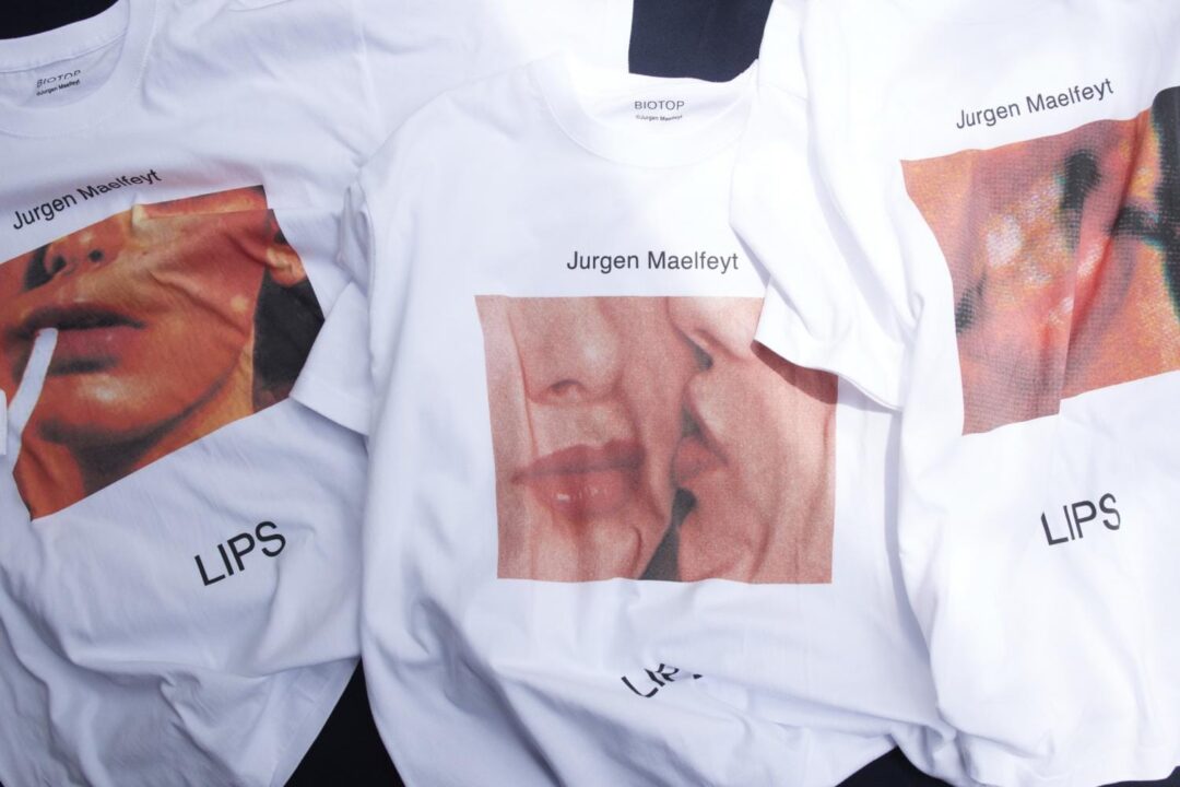 赤い口紅が塗られた白人女性のイメージのみを集めた LIPS for BIOTOP Photo T-shirtsが2024年 7/19 発売 (リップス ビオトープ)