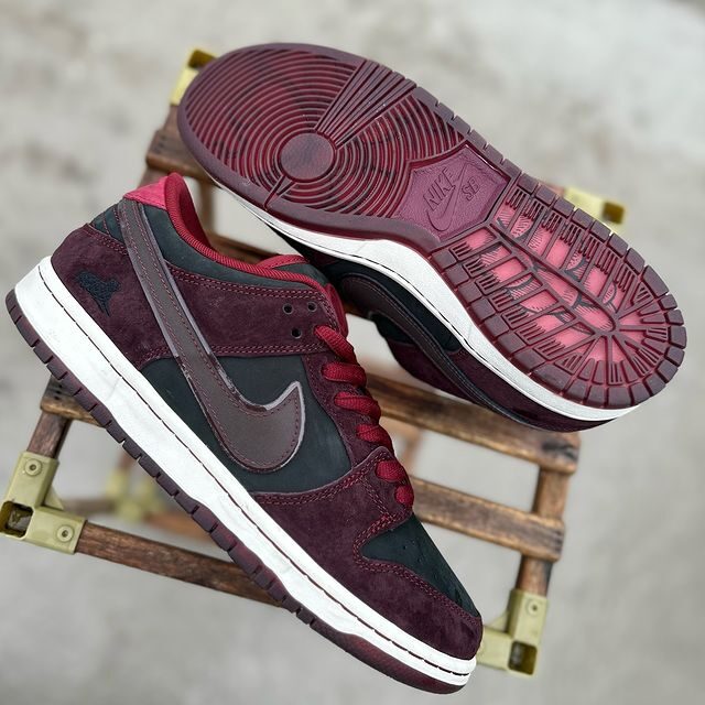 【国内 2025年 1/22 & 1/24 発売】Riot Skateshop × NIKE SB DUNK LOW (ライオットスケートショップ ナイキ ダンク ロー) [FZ1289-200]