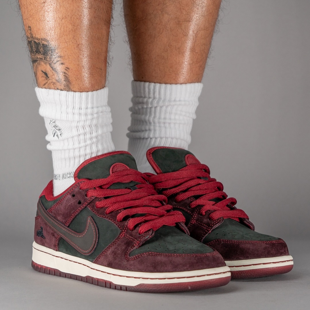 【国内 2025年 1/22 & 1/24 発売】Riot Skateshop × NIKE SB DUNK LOW (ライオットスケートショップ ナイキ ダンク ロー) [FZ1289-200]