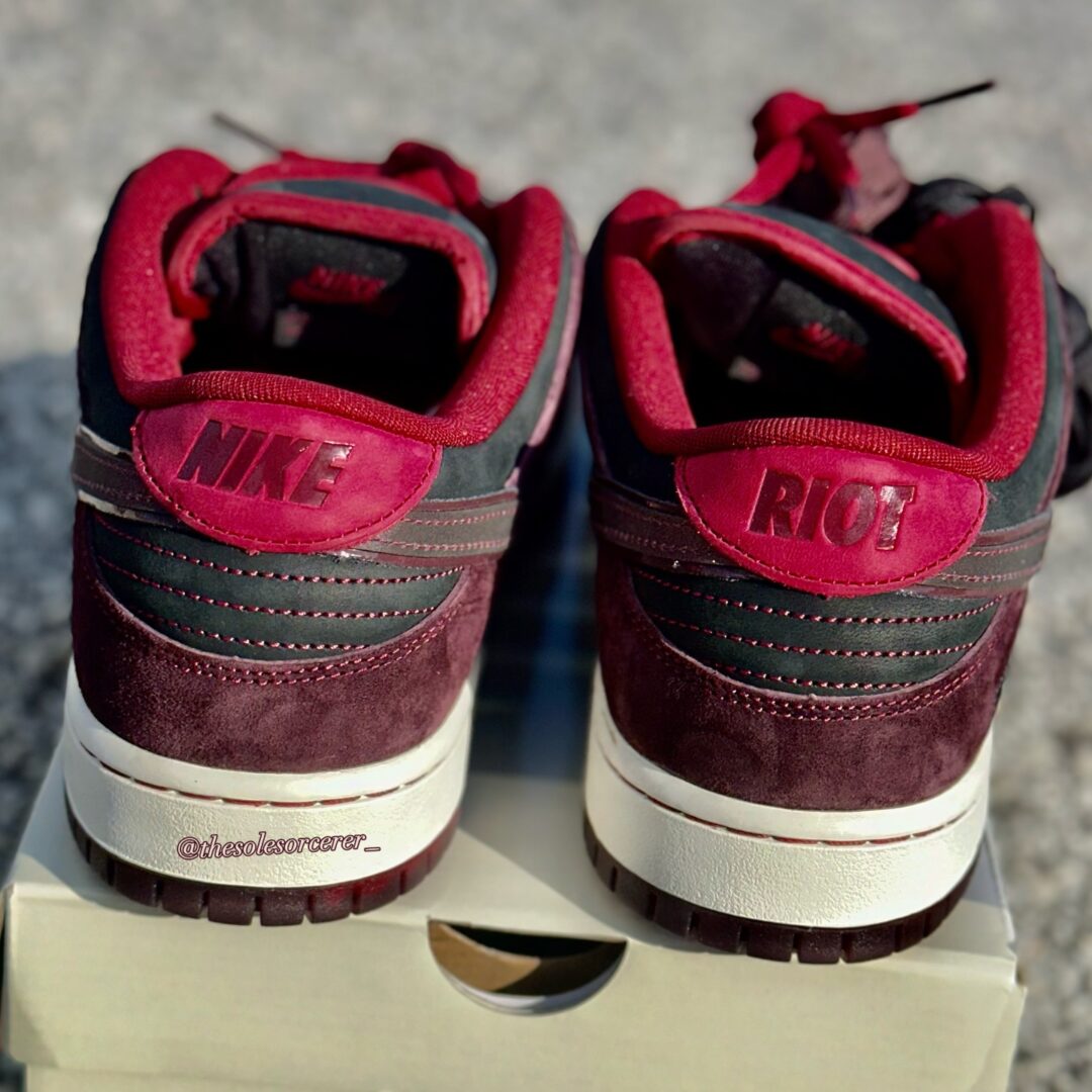 【国内 2025年 1/22 & 1/24 発売】Riot Skateshop × NIKE SB DUNK LOW (ライオットスケートショップ ナイキ ダンク ロー) [FZ1289-200]