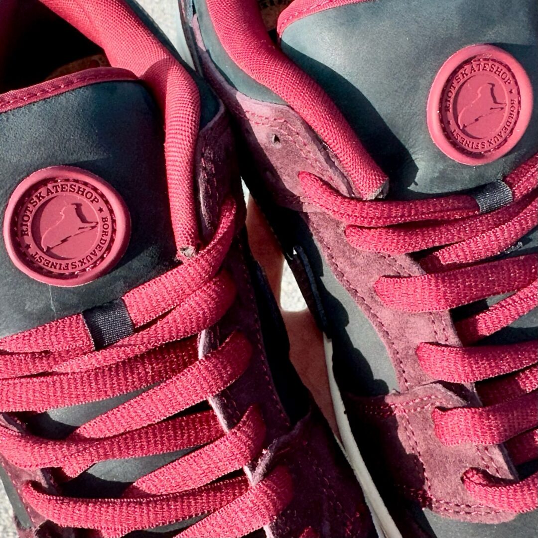 【国内 2025年 1/22 & 1/24 発売】Riot Skateshop × NIKE SB DUNK LOW (ライオットスケートショップ ナイキ ダンク ロー) [FZ1289-200]