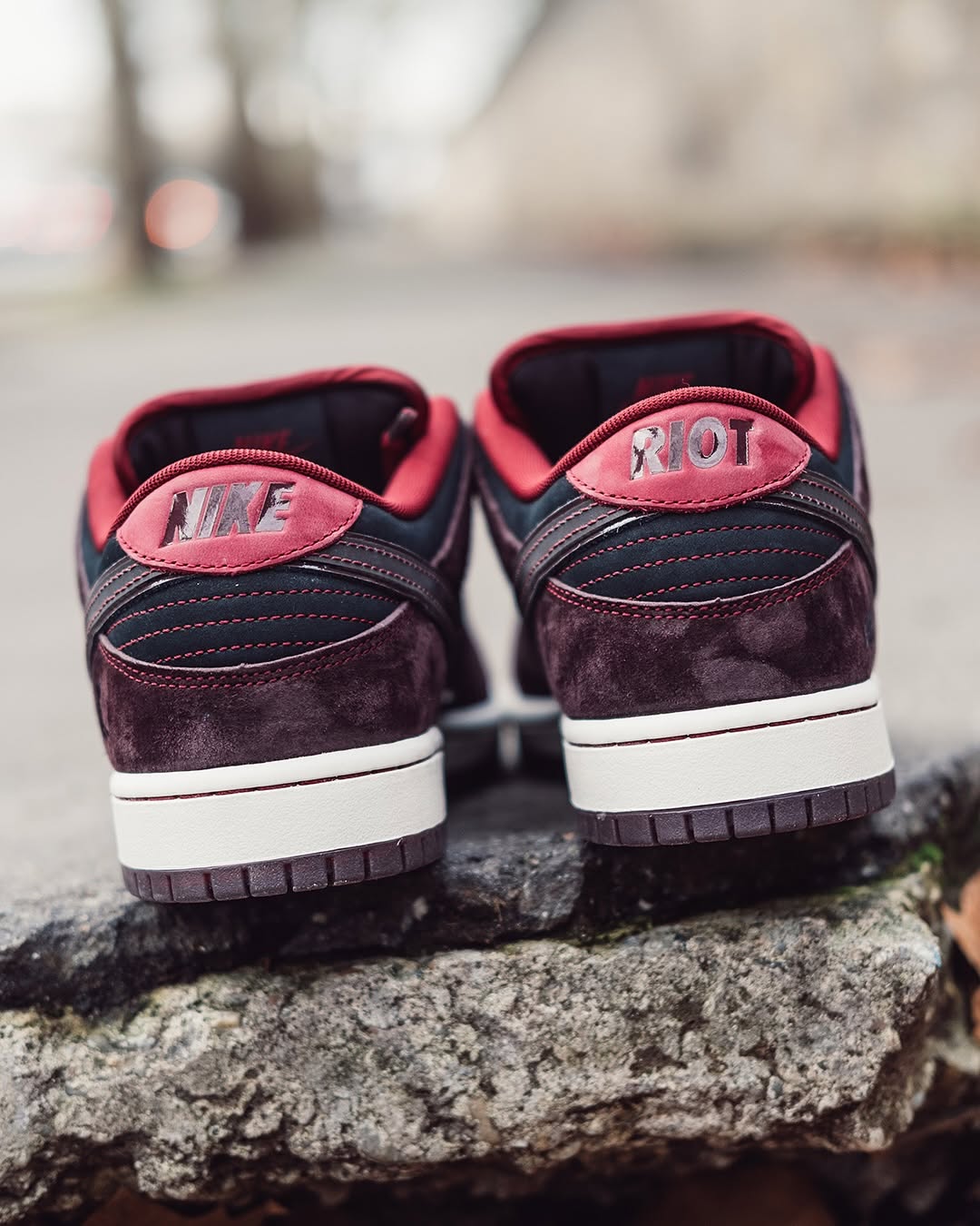 国内 2025年 1/22 & 1/24 発売】Riot Skateshop × NIKE SB DUNK 国内 2025年 1/22 & 1/24 発売】Riot Skateshop × NIKE SB DUNK