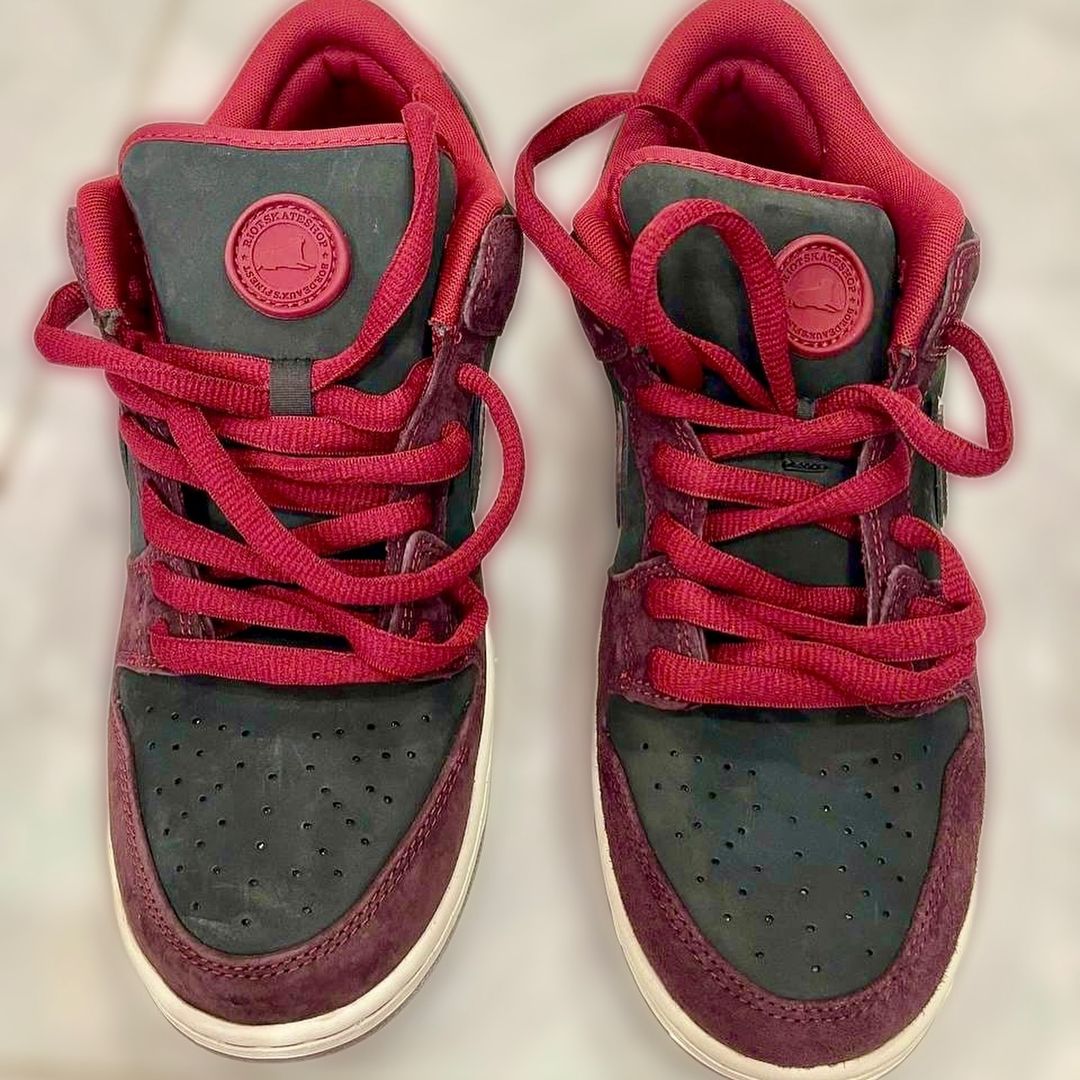【国内 2025年 1/22 & 1/24 発売】Riot Skateshop × NIKE SB DUNK LOW (ライオットスケートショップ ナイキ ダンク ロー) [FZ1289-200]