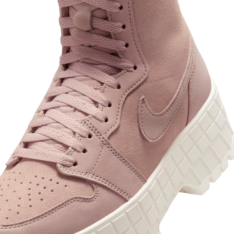 【2024年 11/22 発売】NIKE W AIR JORDAN 1 HIGH BROOKLYN “Pink Suede” (ナイキ ウィメンズ ナイキ エア ジョーダン 1 ハイ ブルックリン “ピンクスエード”) [FJ5737-601]
