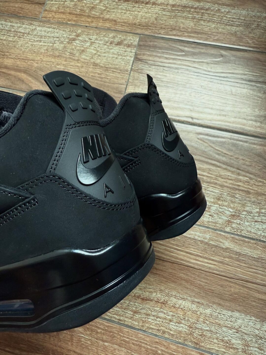 【2025年 11/28 復刻予定】NIKE AIR JORDAN 4 RETRO “Black Cat/Black/Light Graphite” (ナイキ エア ジョーダン 4 レトロ “ブラックキャット/ブラック/ライトグラファイト”) [FV5029-010]