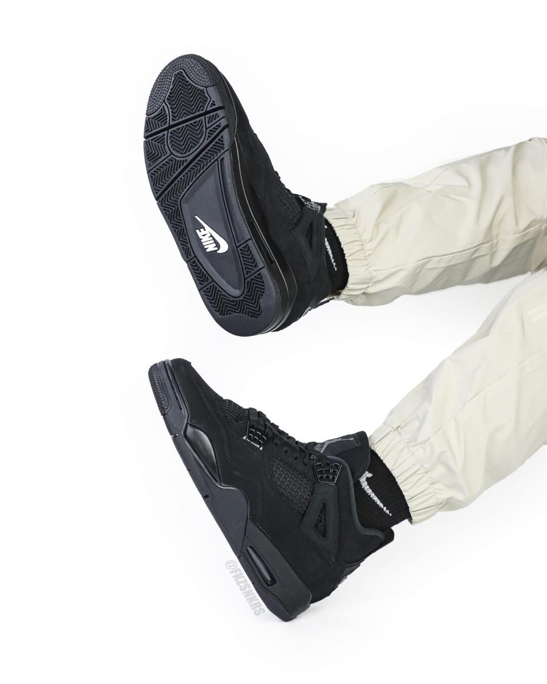 【2025年 11/28 復刻予定】NIKE AIR JORDAN 4 RETRO “Black Cat/Black/Light Graphite” (ナイキ エア ジョーダン 4 レトロ “ブラックキャット/ブラック/ライトグラファイト”) [FV5029-010]