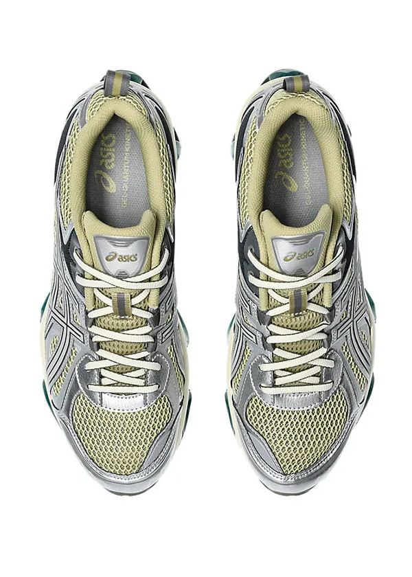 【2024年 10/17 発売】ASICS GEL-QUANTUM KINETIC “Kahki/Silver” (アシックス ゲルクォンタム キネティック) [1203A270.252]