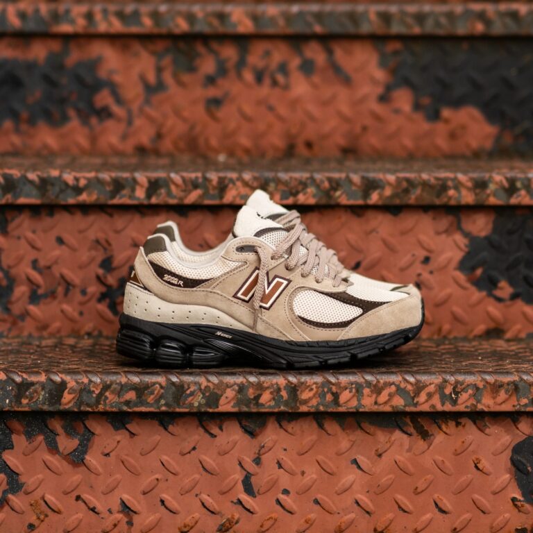 2024年 発売】New Balance M2002 RZR “Cream/Kumquat” (ニューバランス
