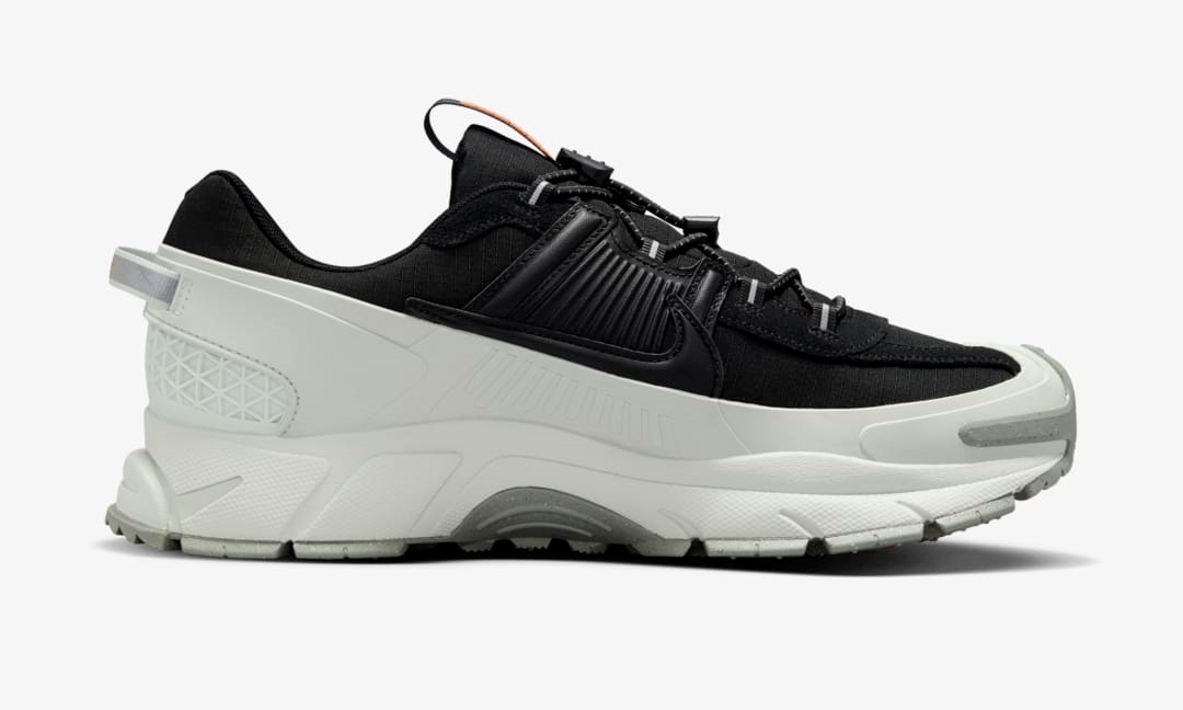 【2024年 11/1 発売】NIKE ZOOM VOMERO ROAM “Black/Light Silver” (ナイキ ズーム ボメロ ローム “ブラック/ライトシルバー”) [FV2295-001]