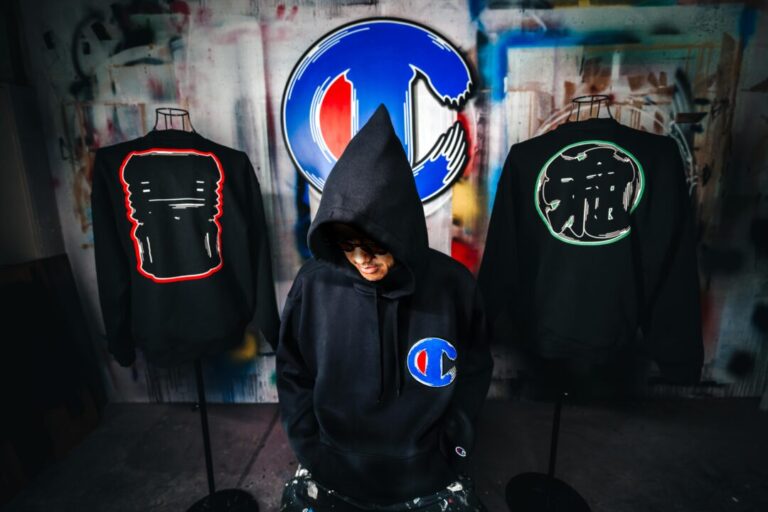 Champion × 江戸文字のアート「Sneakerwolf」コラボアイテムが