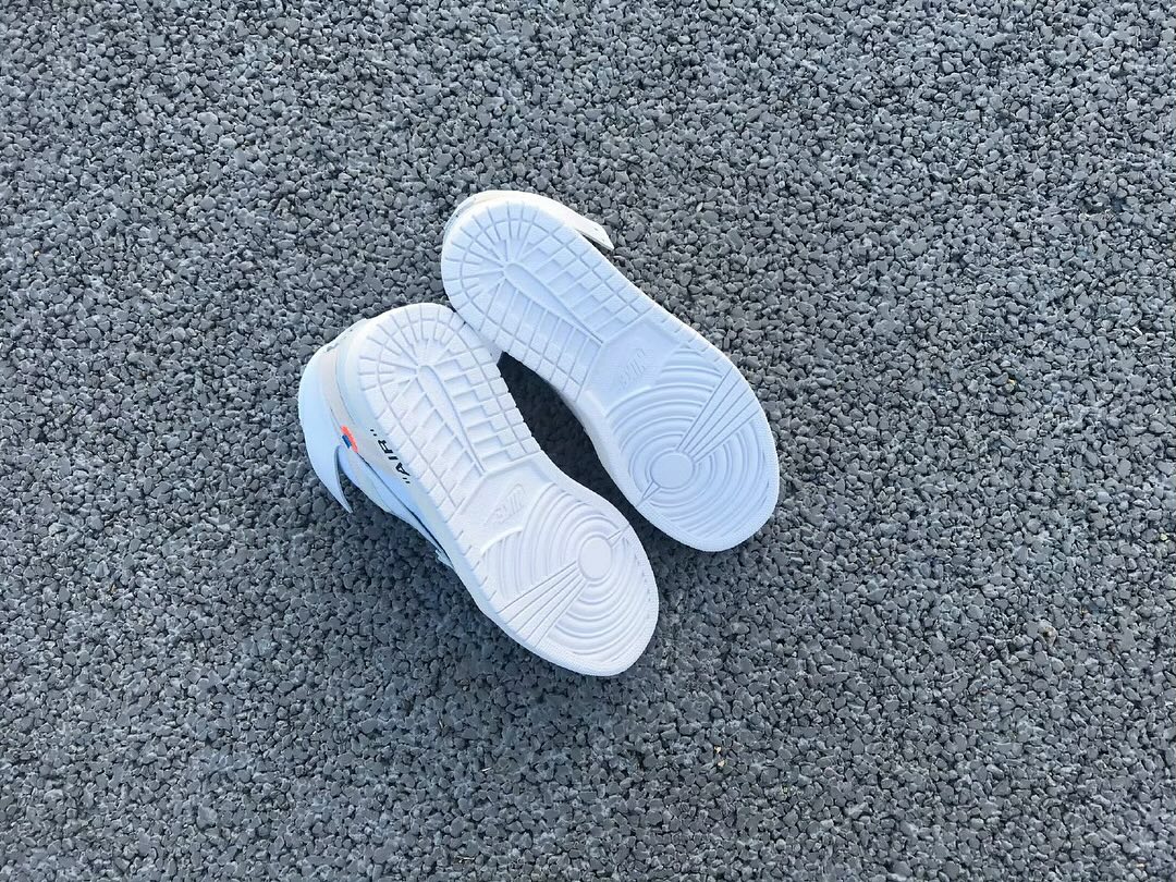 【2025年 12/20 発売予定】OFF-WHITE × NIKE AIR JORDAN 1 RETRO HIGH OG “Alaska” (オフホワイト ナイキ エア ジョーダン 1 レトロ ハイ “アラスカ”) [AA3834-100]