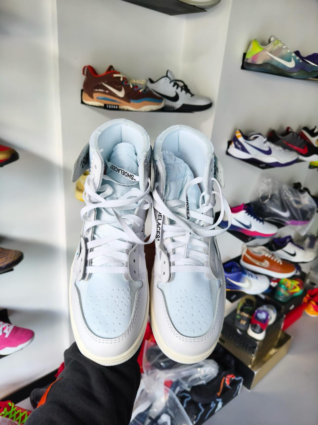 【2026年 3/28 発売予定】OFF-WHITE × NIKE AIR JORDAN 1 RETRO HIGH OG “Alaska” (オフホワイト ナイキ エア ジョーダン 1 レトロ ハイ “アラスカ”) [AA3834-100]