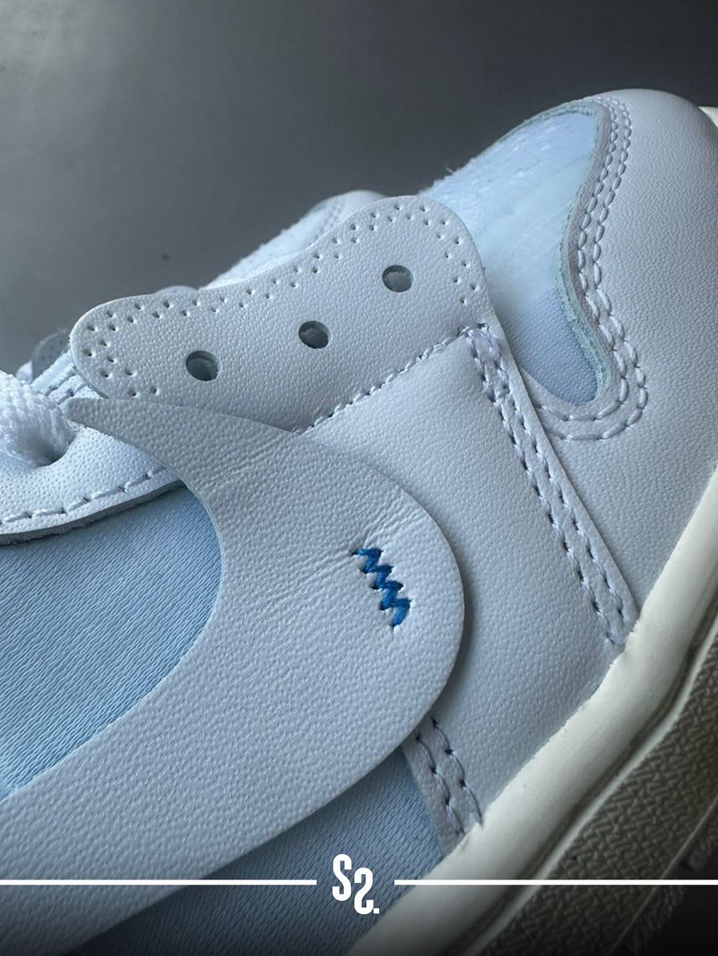 【2026年 3/28 発売予定】OFF-WHITE × NIKE AIR JORDAN 1 RETRO HIGH OG “Alaska” (オフホワイト ナイキ エア ジョーダン 1 レトロ ハイ “アラスカ”) [AA3834-100]