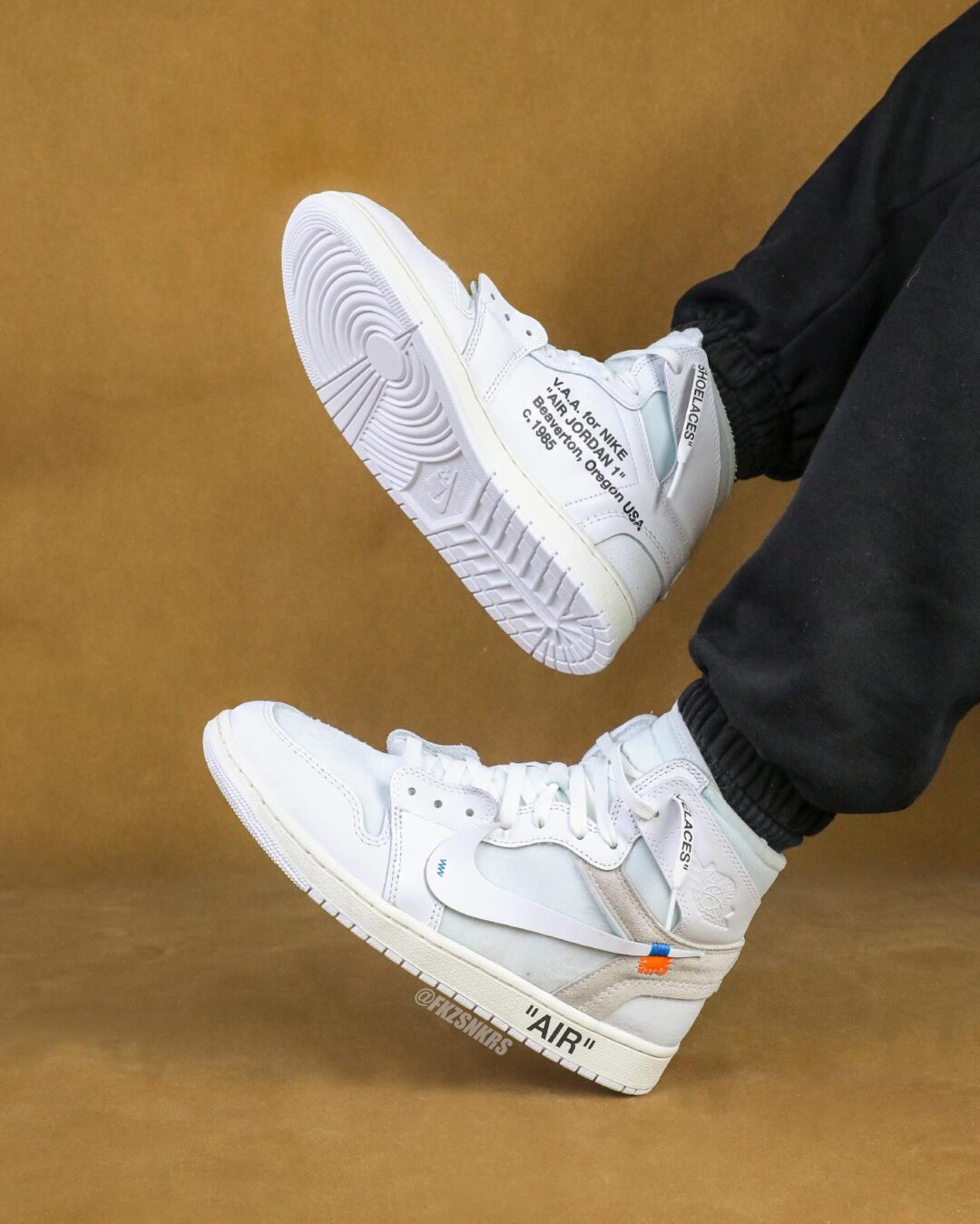 【2026年 3/28 発売予定】OFF-WHITE × NIKE AIR JORDAN 1 RETRO HIGH OG “Alaska” (オフホワイト ナイキ エア ジョーダン 1 レトロ ハイ “アラスカ”) [AA3834-100]