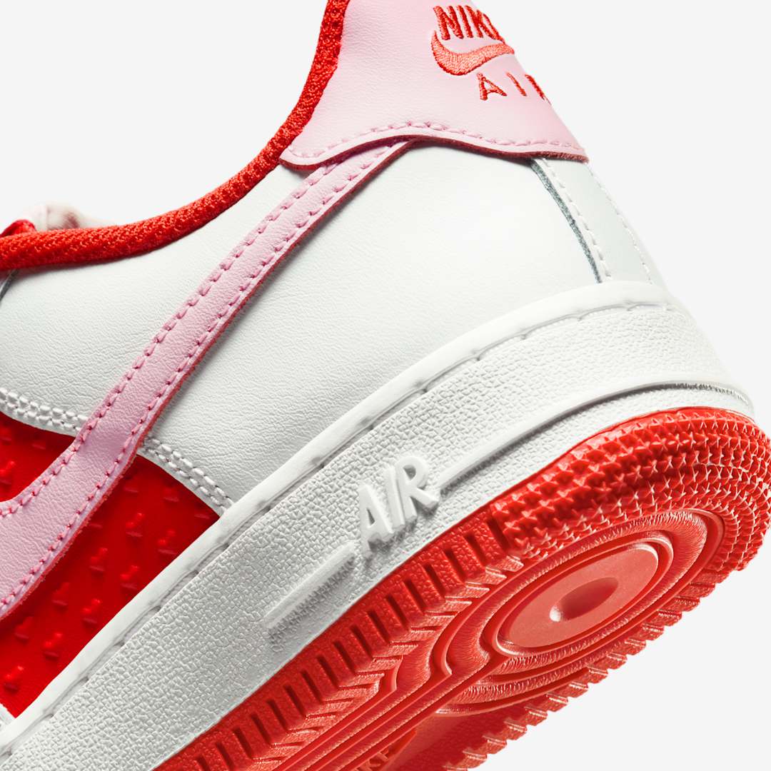 【2025年 1/20 発売】NIKE W AIR FORCE 1 LOW “Valentine 2025/White/Red” (ナイキ エア フォース 1 ロー “バレンタイン/ホワイト/レッド”) [HV5165-121]