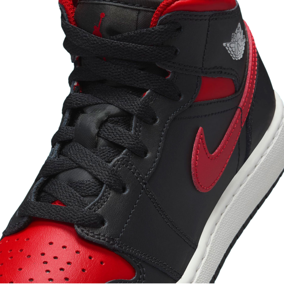 【2025年 1/17 発売】NIKE AIR JORDAN 1 MID “Bred/Black/Red” (ナイキ エア ジョーダン 1 ミッド “ブレッド/ブラック/レッド”) [DQ8426-067]