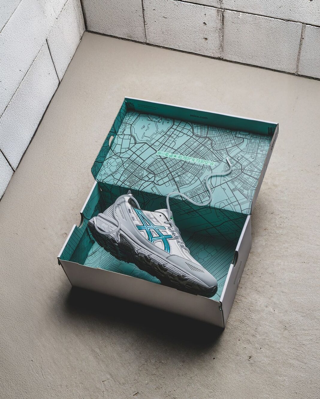 【国内 2024年 12/20 発売】HIDDEN NY x ASICS GEL-VENTURE 6 SHIELD “White/Wasabi” (ヒドゥンニューヨーク アシックス ゲルベンチャー シールド) [1203A778.100]
