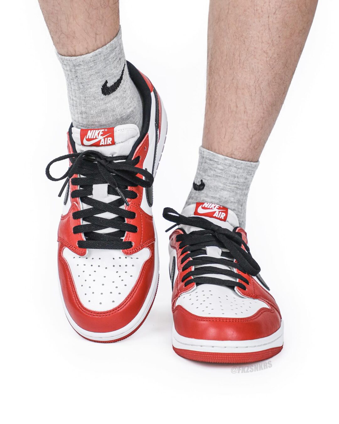 【2025年 11/15 発売予定】NIKE AIR JORDAN 1 RETRO LOW OG “Chicago/Black/Muslin/Varsity Red” (ナイキ エア ジョーダン 1 レトロ ロー “シカゴ/ブラック/ムスリン/バーシティレッド″) [HQ6998-600]