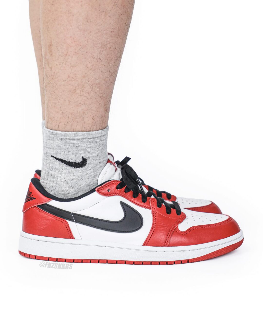 【2025年 11/15 発売予定】NIKE AIR JORDAN 1 RETRO LOW OG “Chicago/Black/Muslin/Varsity Red” (ナイキ エア ジョーダン 1 レトロ ロー “シカゴ/ブラック/ムスリン/バーシティレッド″) [HQ6998-600]