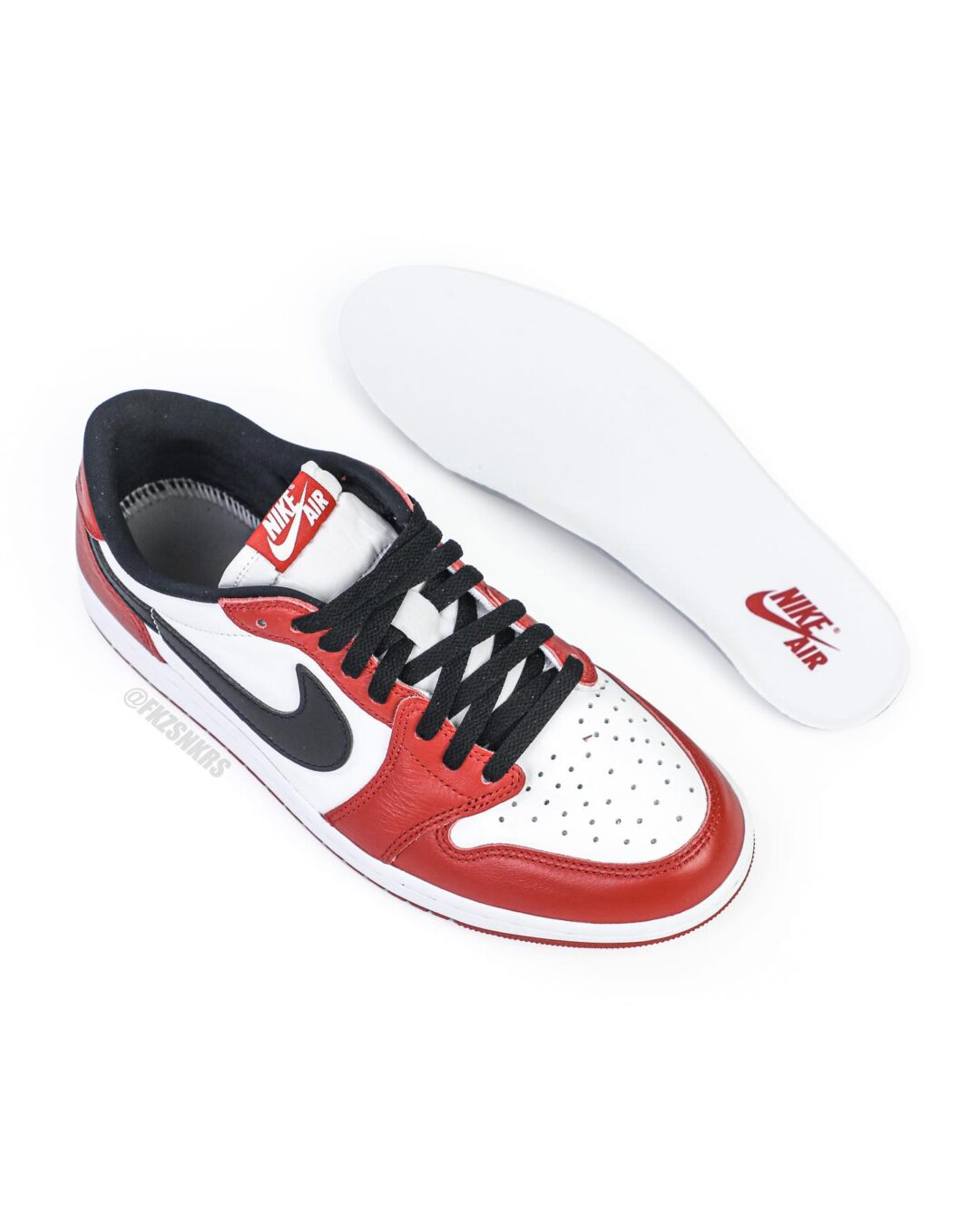 【2025年 11/15 発売予定】NIKE AIR JORDAN 1 RETRO LOW OG “Chicago/Black/Muslin/Varsity Red” (ナイキ エア ジョーダン 1 レトロ ロー “シカゴ/ブラック/ムスリン/バーシティレッド″) [HQ6998-600]