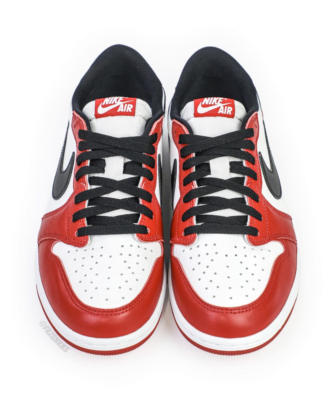 【2025年 11/15 発売予定】NIKE AIR JORDAN 1 RETRO LOW OG “Chicago/Black/Muslin/Varsity Red” (ナイキ エア ジョーダン 1 レトロ ロー “シカゴ/ブラック/ムスリン/バーシティレッド″) [HQ6998-600]