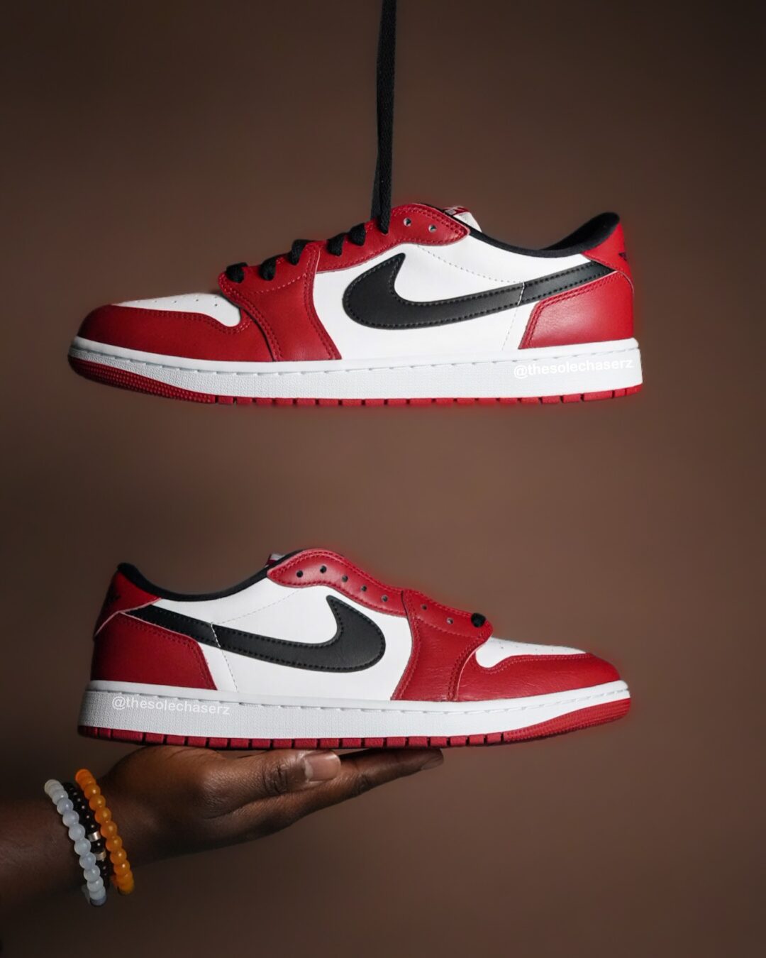 【2025年 11/15 発売予定】NIKE AIR JORDAN 1 RETRO LOW OG “Chicago/Black/Muslin/Varsity Red” (ナイキ エア ジョーダン 1 レトロ ロー “シカゴ/ブラック/ムスリン/バーシティレッド″) [HQ6998-600]