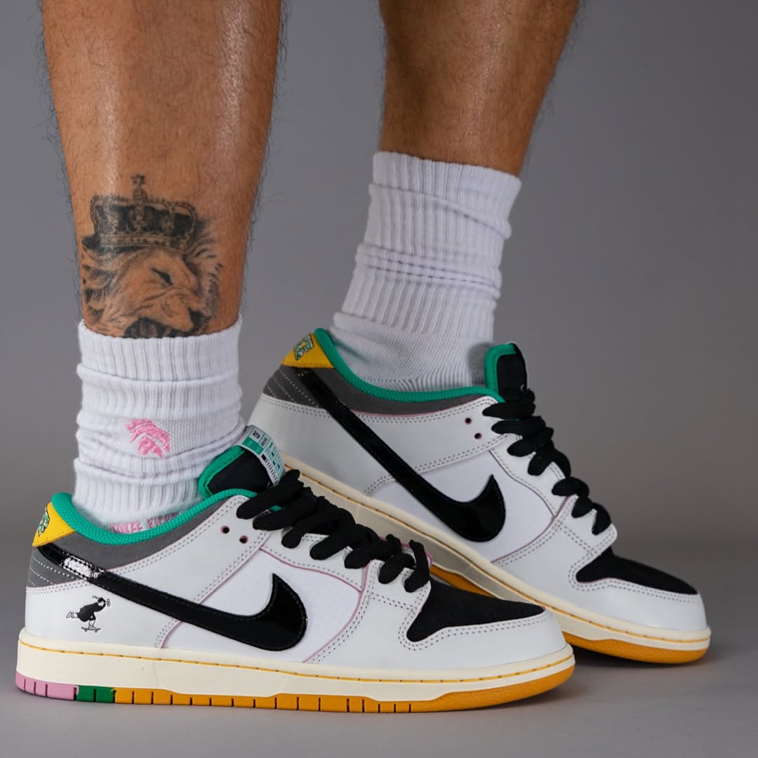【2025年 5/1 & 5/3 発売】College Skateboarding Educational Foundation {CSEF} × NIKE SB DUNK LOW PRO QS (カレッジ スケートボーディング エデュケーショナル ファウンデーション ナイキ ダンク ロー) [HJ4132-100]