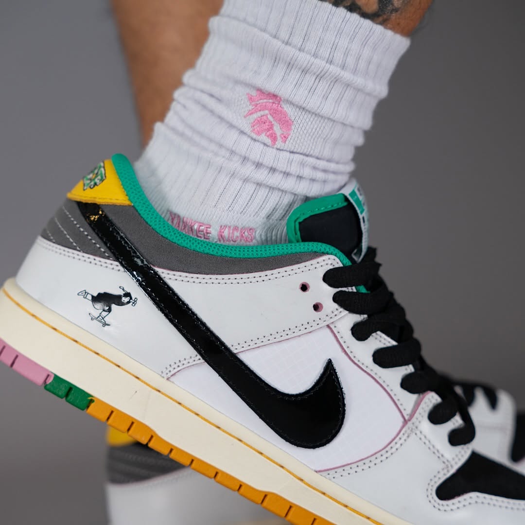 【2025年 5/1 & 5/3 発売】College Skateboarding Educational Foundation {CSEF} × NIKE SB DUNK LOW PRO QS (カレッジ スケートボーディング エデュケーショナル ファウンデーション ナイキ ダンク ロー) [HJ4132-100]