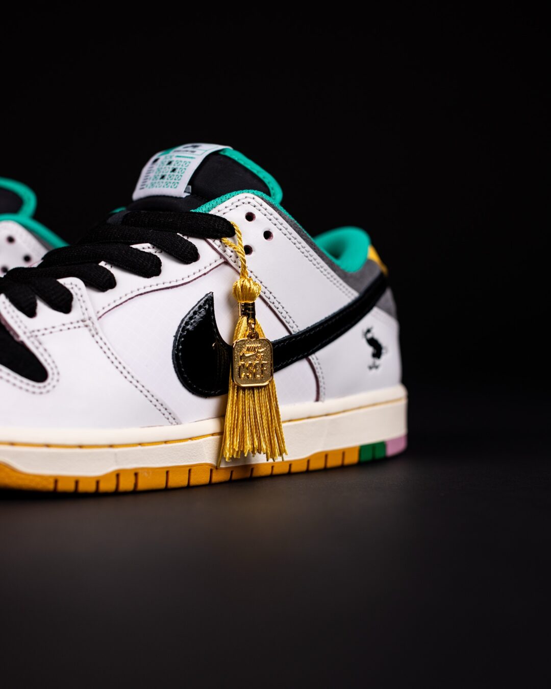 【2025年 5/1 & 5/3 発売】College Skateboarding Educational Foundation {CSEF} × NIKE SB DUNK LOW PRO QS (カレッジ スケートボーディング エデュケーショナル ファウンデーション ナイキ ダンク ロー) [HJ4132-100]