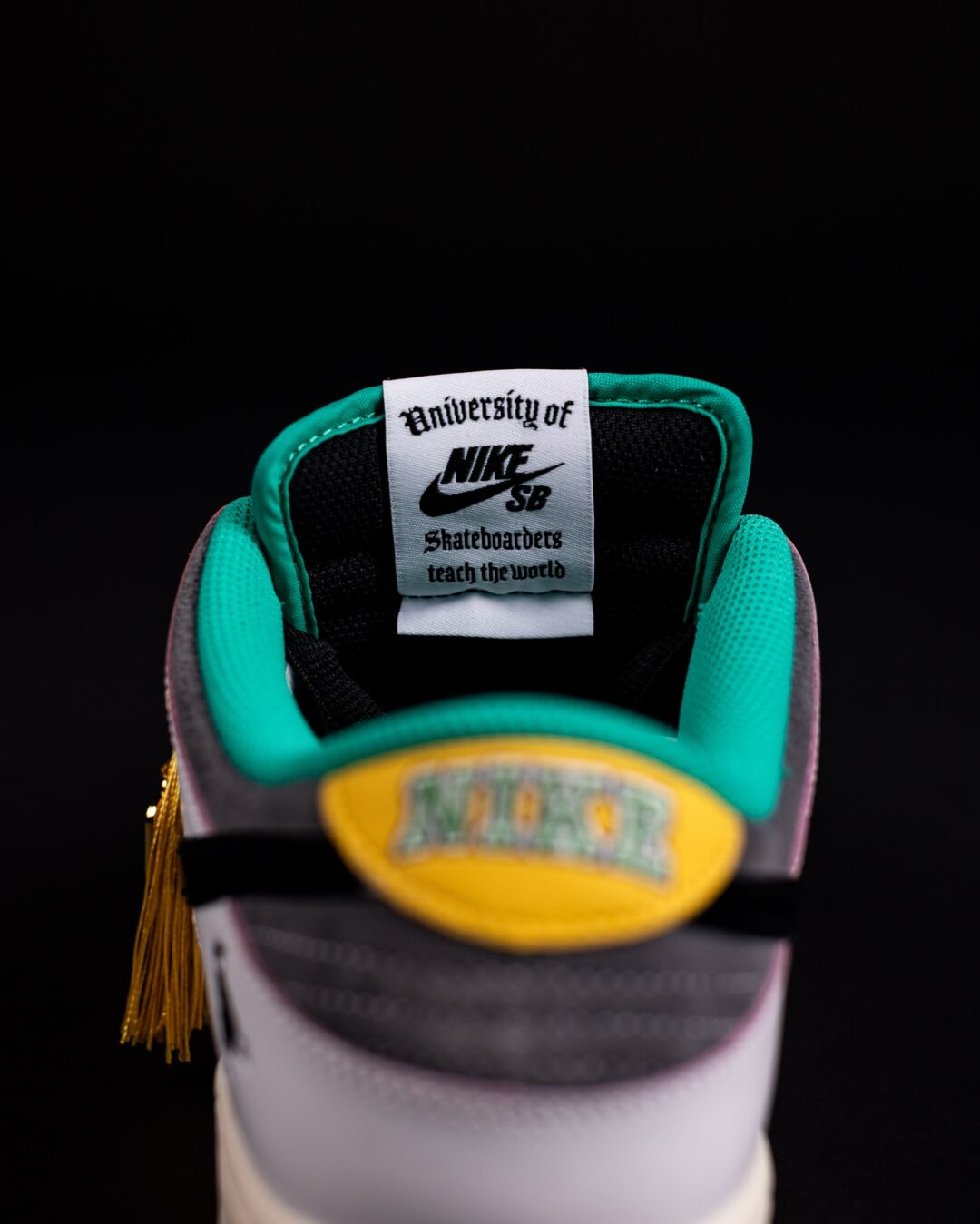 【2025年 5/1 & 5/3 発売】College Skateboarding Educational Foundation {CSEF} × NIKE SB DUNK LOW PRO QS (カレッジ スケートボーディング エデュケーショナル ファウンデーション ナイキ ダンク ロー) [HJ4132-100]