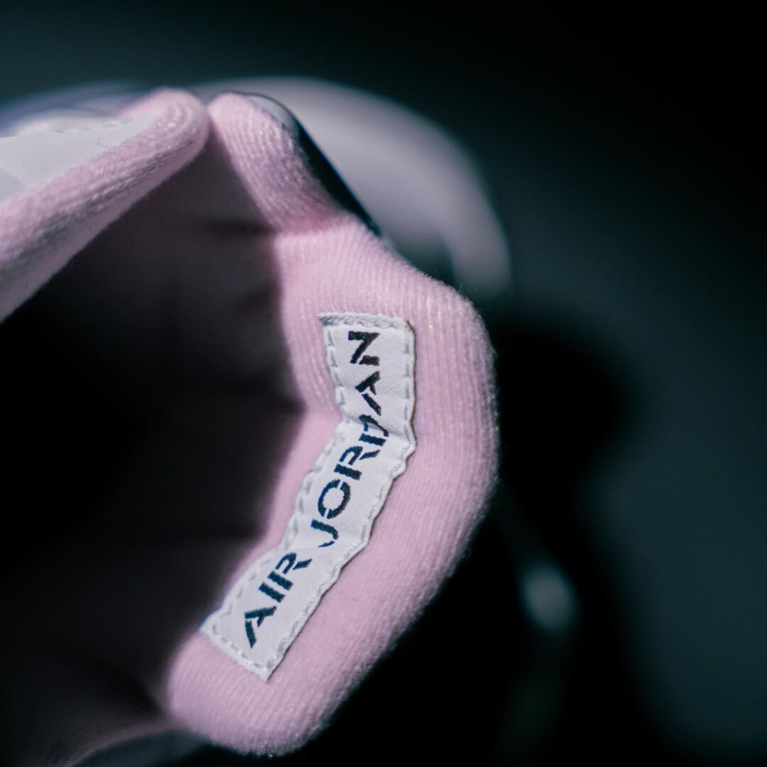 【2025年 10/11 発売】NIKE AIR JORDAN 5 RETRO “White/Medium Soft Pink” (ナイキ エア ジョーダン 5 “ホワイト/ミディアムソフトピンク”) [HQ7978-102]