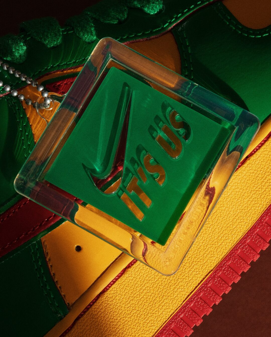 【2025年 5/22 発売】「Lil Yachty/リル・ヨッティ」× NIKE AIR FORCE 1 “Lucky Green/Mystic Red” (ナイキ エア フォース 1 “ラッキーグリーン/ミスティックレッド”) [IH4383-300]