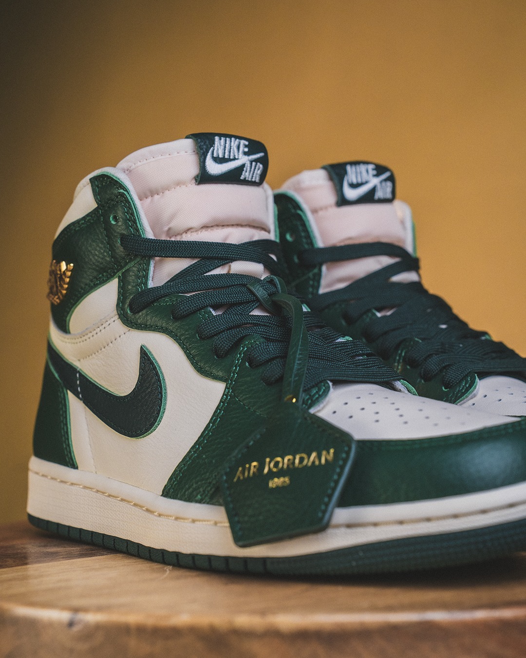 【2025年 10/4 発売予定】NIKE AIR JORADN 1 HIGH OG “Pale Ivory/Pro Green” (ナイキ エア ジョーダン 1 ハイ OG “ペールアイボリー/プログリーン”) [FD2596-101]