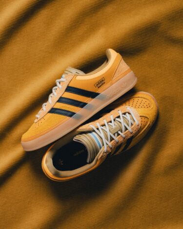 【2026年 10/17 発売予定】BAD BUNNY × adidas Originals GAZELLE INDOOR "Solar Gold/Core Black" (バッドバニー アディダス オリジナルス ガゼル インドア "ゴールド/ブラック") [KI2592]