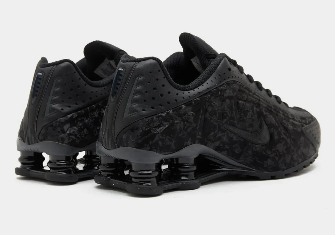 【2025年 3/17 発売】NIKE W SHOX R4 “Black Floral/Dark Smoke Grey” (ナイキ ショックス “ブラックフローラル/ダークスモークグレー”) [HV0934-002]