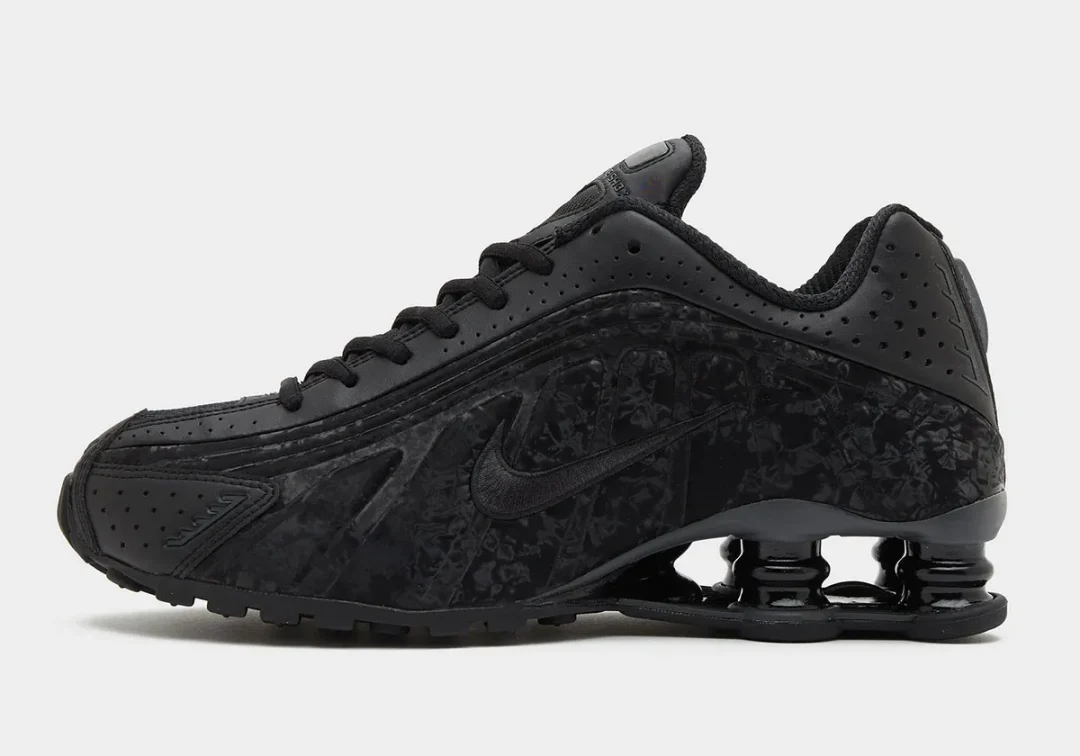 【2025年 3/17 発売】NIKE W SHOX R4 “Black Floral/Dark Smoke Grey” (ナイキ ショックス “ブラックフローラル/ダークスモークグレー”) [HV0934-002]