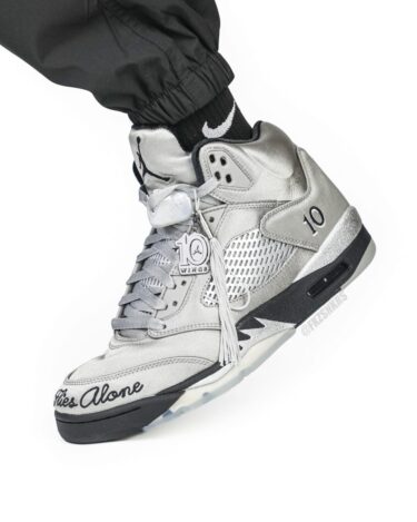 【2025年 9/1 発売予定】NIKE AIR JORDAN 5 WINGS “Medium Grey/Black” (ナイキ エア ジョーダン 5 ウィングス “ミディアムグレー/ブラック”) [IO2038-001]