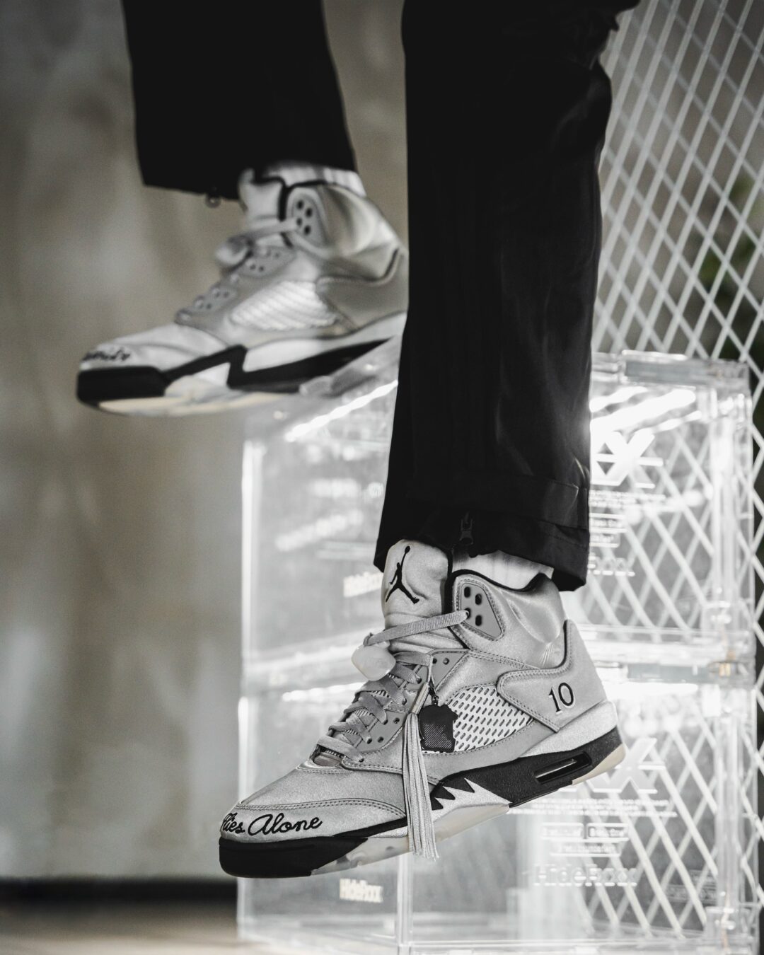 【2025年 9/1 発売予定】NIKE AIR JORDAN 5 WINGS “Medium Grey/Black” (ナイキ エア ジョーダン 5 ウィングス “ミディアムグレー/ブラック”) [IO2038-001]