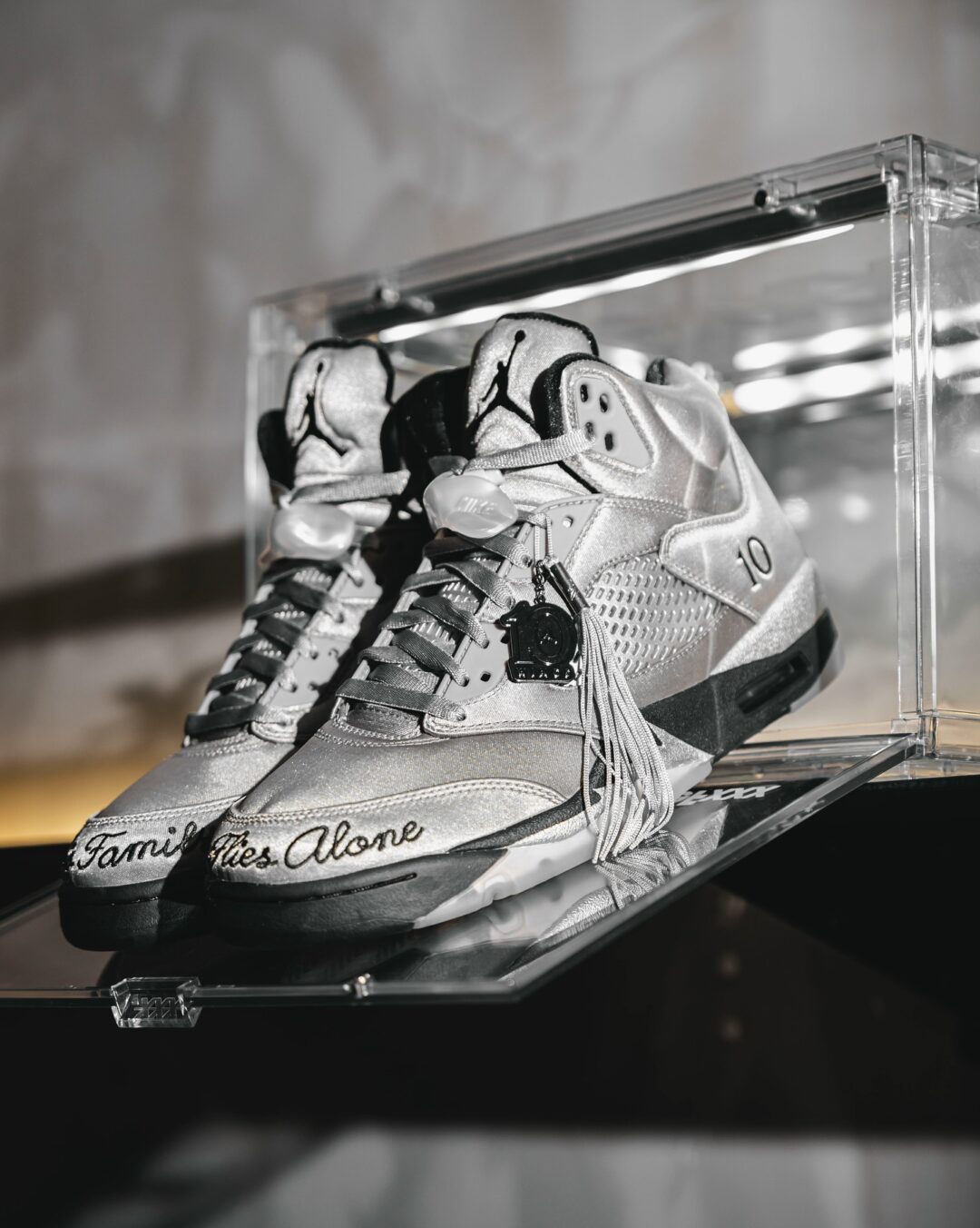 2025年 9/1 発売予定】NIKE AIR JORDAN 5 WINGS “Medium Grey