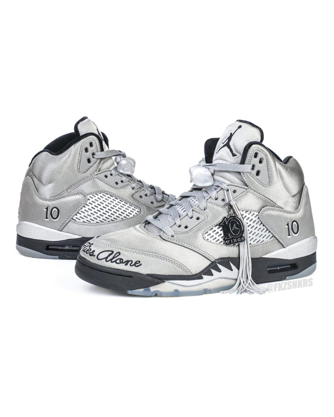 【2025年 9/1 発売予定】NIKE AIR JORDAN 5 WINGS “Medium Grey/Black” (ナイキ エア ジョーダン 5 ウィングス “ミディアムグレー/ブラック”) [IO2038-001]