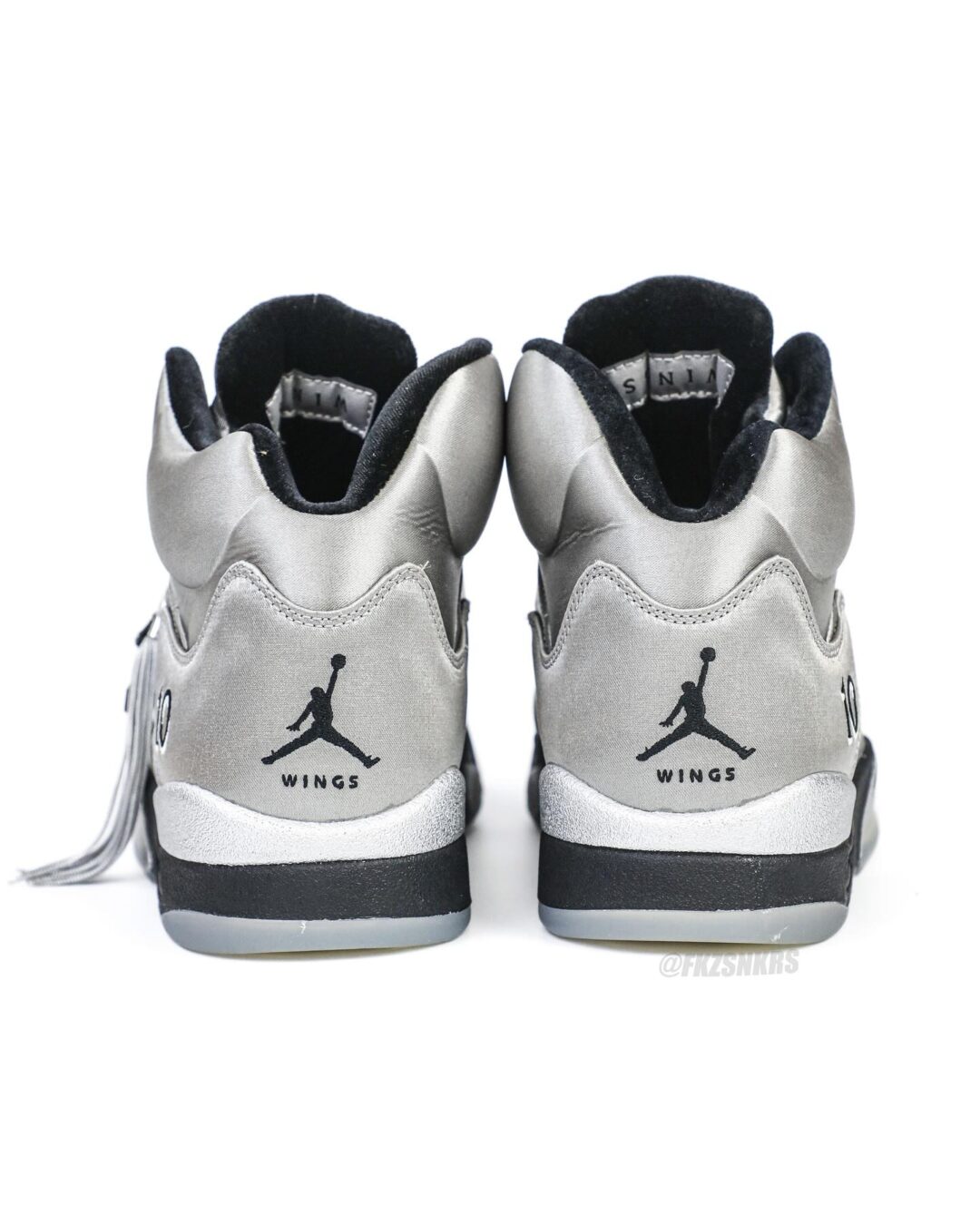 【2025年 9/1 発売予定】NIKE AIR JORDAN 5 WINGS “Medium Grey/Black” (ナイキ エア ジョーダン 5 ウィングス “ミディアムグレー/ブラック”) [IO2038-001]
