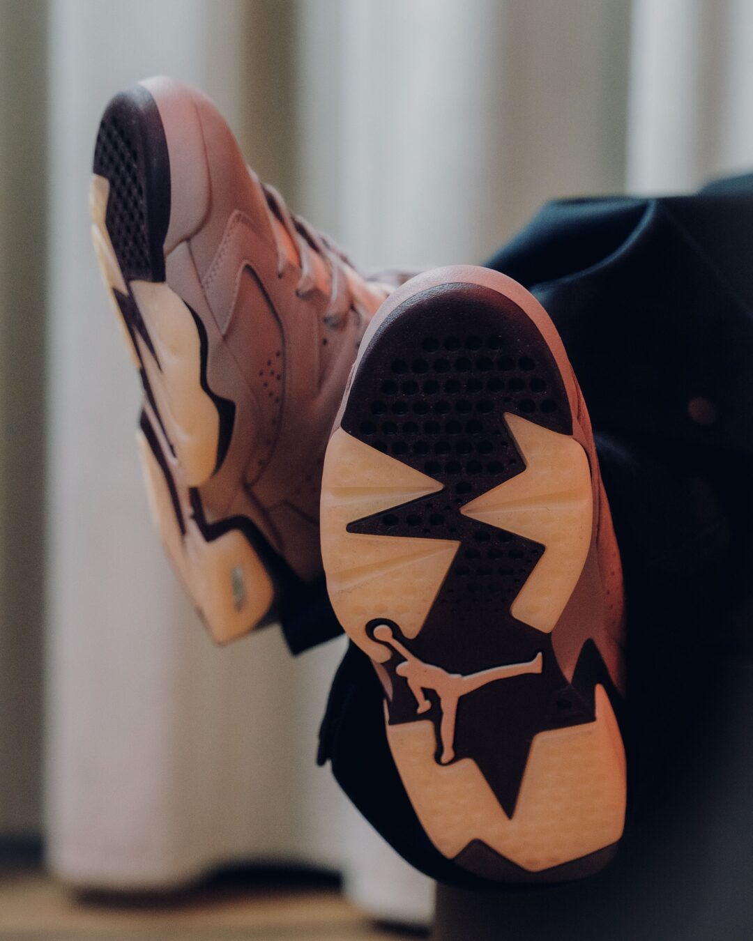 【国内 2025年 12/6 発売】A Ma Maniére × NIKE AIR JORDAN 6 SP “Sail/Smokey Mauve” (ア マ マニエール ナイキ エア ジョーダン 6 SP) [IF3103-100/IF3103-200]