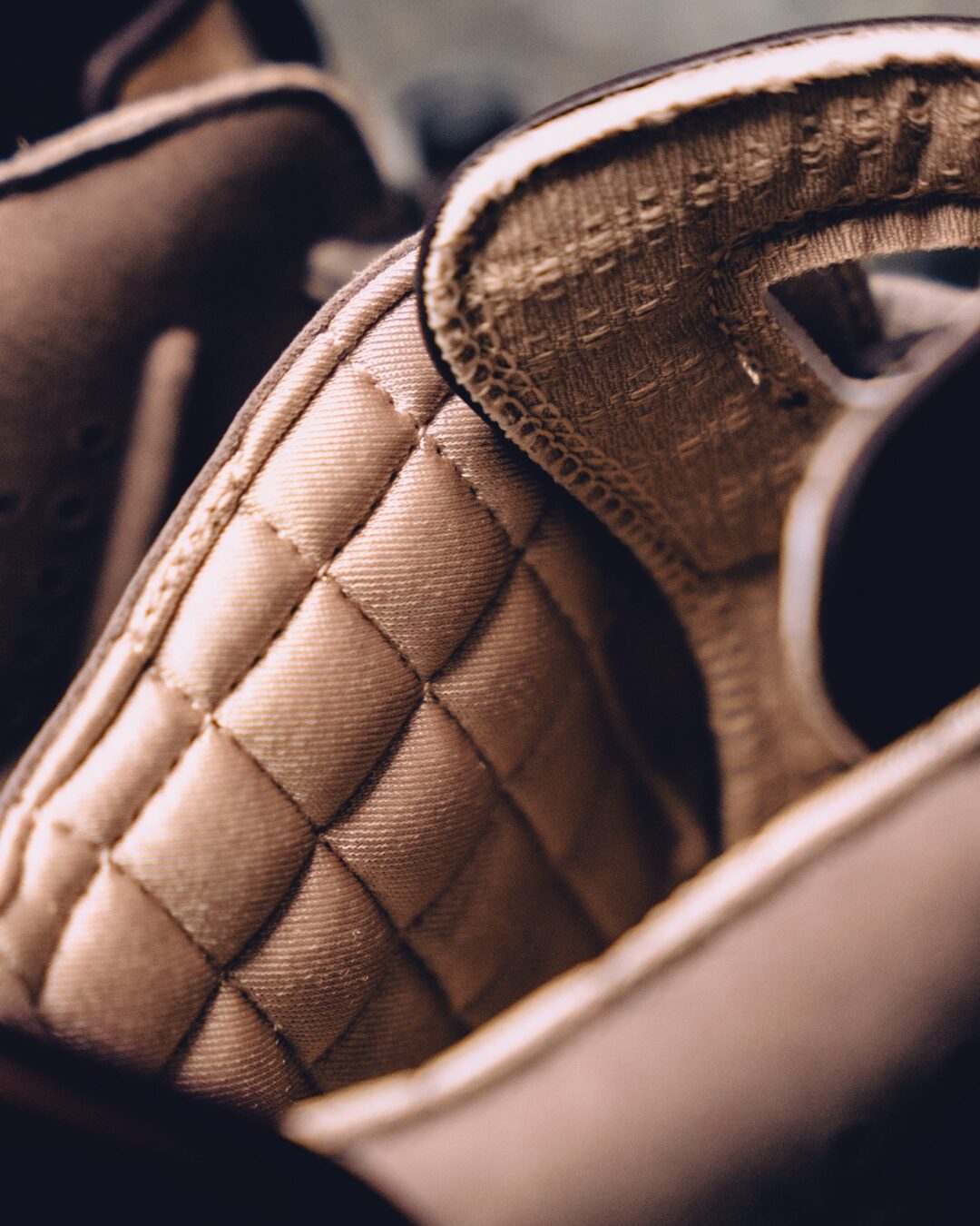 【国内 2025年 12/6 発売】A Ma Maniére × NIKE AIR JORDAN 6 SP “Sail/Smokey Mauve” (ア マ マニエール ナイキ エア ジョーダン 6 SP) [IF3103-100/IF3103-200]