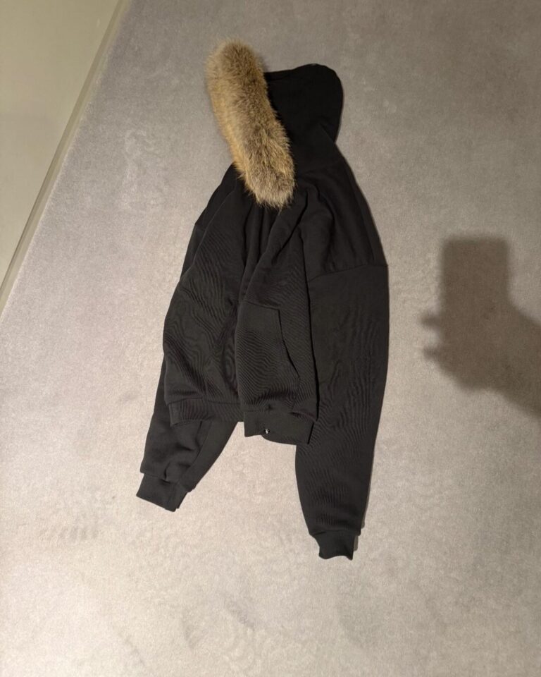 YZYの新作アイテムか？ファーフーディが公開 (KANYE WEST カニエ