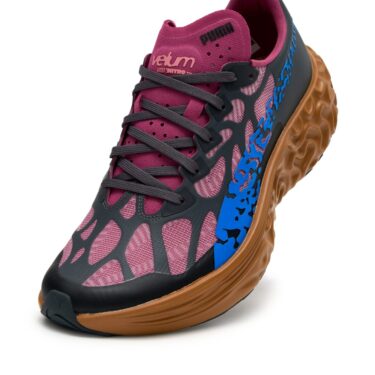 【2026年 2/1 & 2/7 発売】Salehe Bembury × PUMA VELUM NITRO “Magenta Gleam” (サレヘ・ベンバリー プーマ ヴェラム ニトロ) [313604-01]