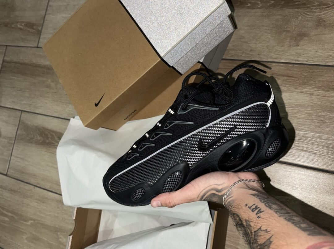 【2025年 発売予定】DRAKE/NOCTA × NIKE GLIDE “Black/Iron Grey” (ドレイク/ノクタ ナイキ グライド “ブラック/アイアングレー”) [DM0879-002]